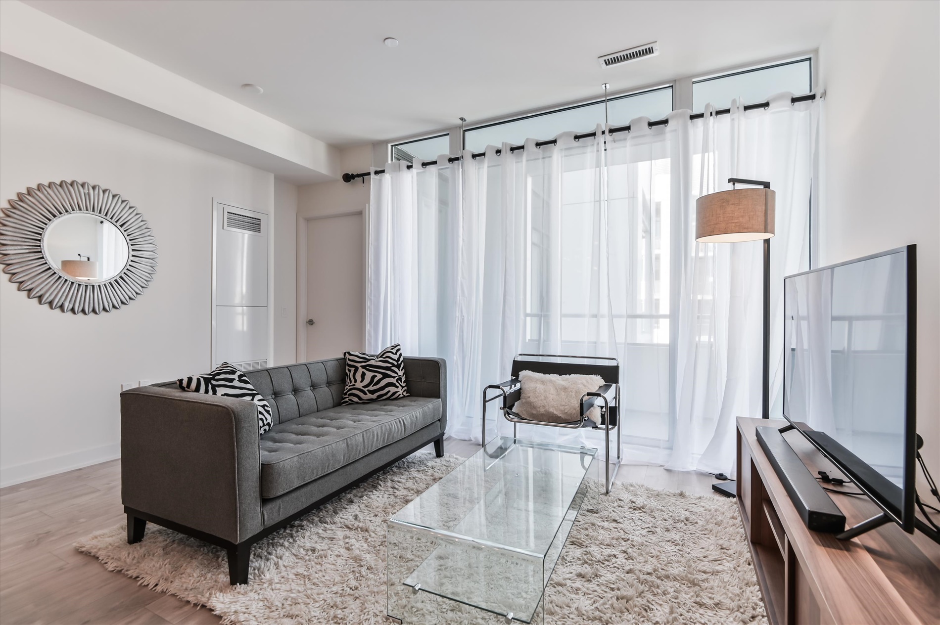 Sky-high; 2 bedroom / 2 bath Penthouse Condo in the heart of King West, Toronto